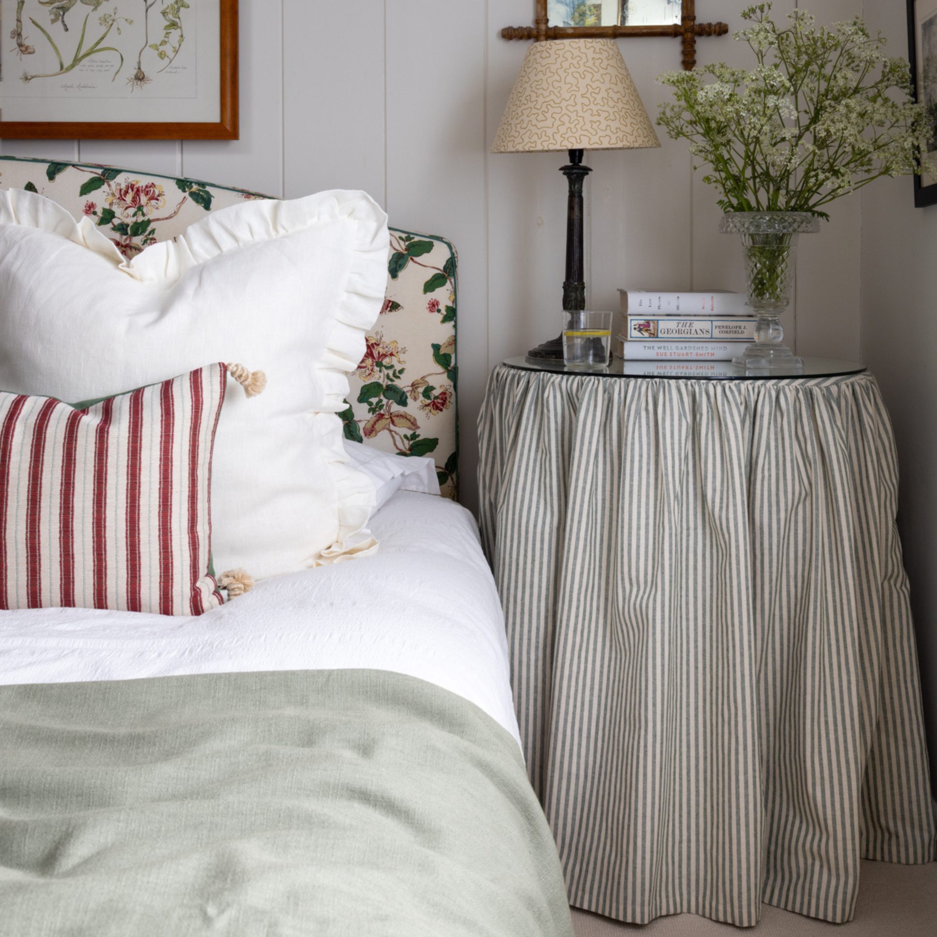 PM Red Sketched_Green Stripe Skirted Table PM Red Sketched_Green Stripe Skirted Table